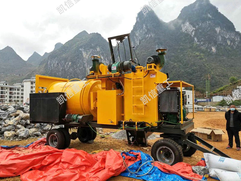 滾筒式(shì)瀝青砼拌合機