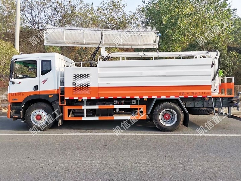 隔音障（zhàng）清洗機（整車 上牌）
